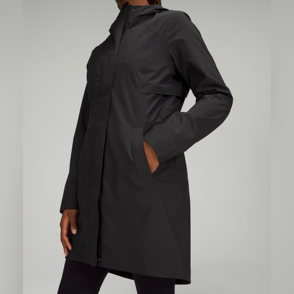 Lululemon Rain Rebel Jacket Size 8 - Like New